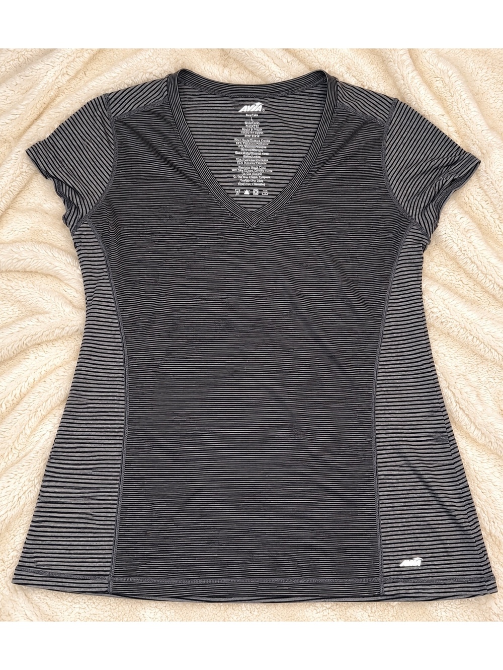 Avia Women's Short Sleeve V-Neck Athletic T-Shirt Size Large